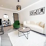 The Business Stay: Brand New In Lac 2