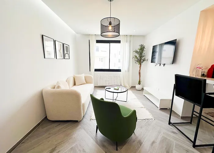The Business Stay: Brand New In Lac 2